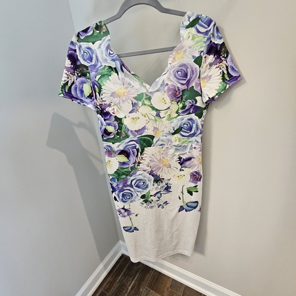 Maxi dresses - Picture 5 of 14